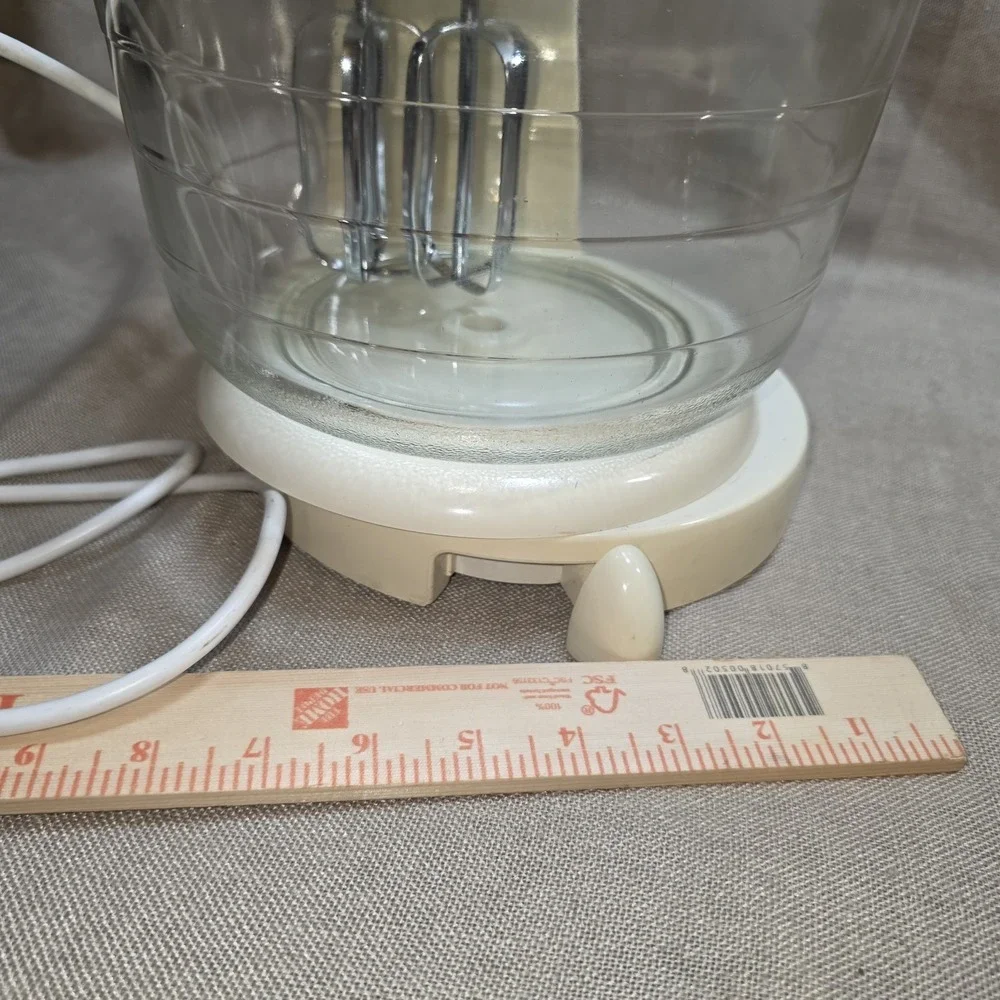Retro Beige GE Hand/Stand Mixer & Glass Bowl  And Beaters Vintage